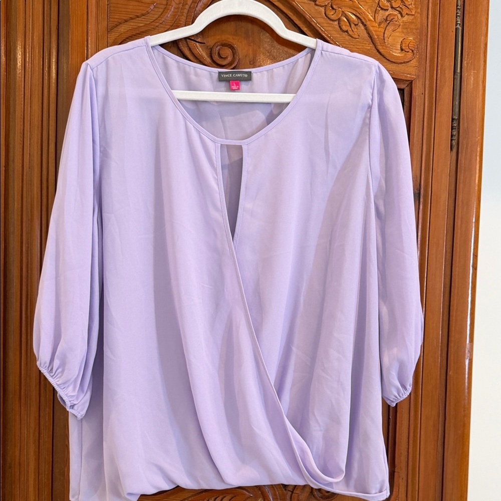 Women’s Vince Camuto lavender cross over bubble blouse, NWT, L